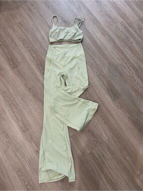 Fabletics Light Green and White Checkerprint Set